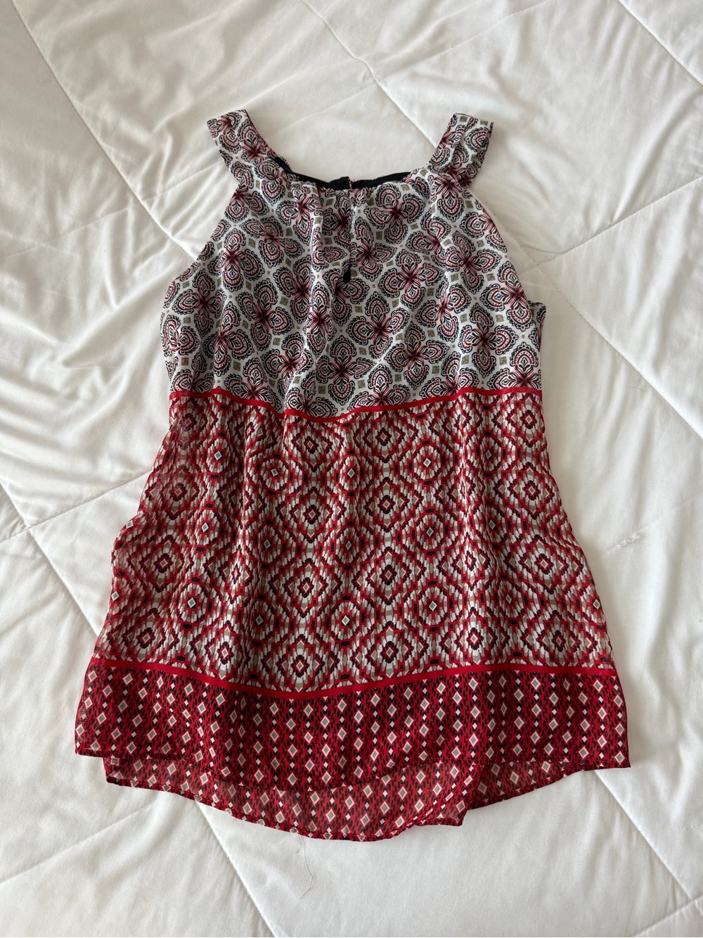 y2k vintage AB Studio Red and White Patterned Sleeveless Top